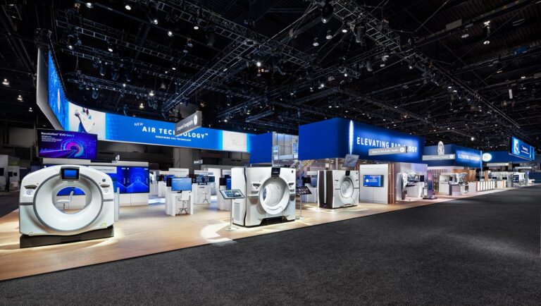 GE HealthCare exhibition stand at RSNA 2018, Chicago