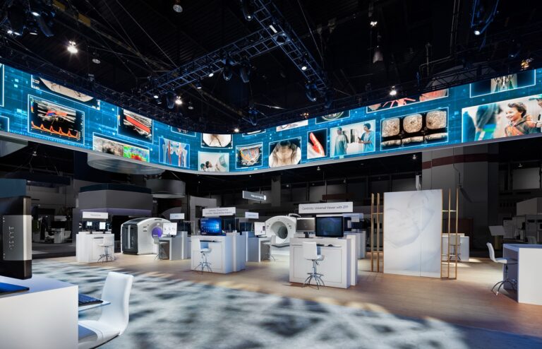 GE HealthCare exhibition stand at RSNA 2018, Chicago